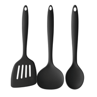 Ensemble de cuisine GreenPan - Geneva All You Need 9 pièces (18/24/24/28/28 cm) : 2 poêles à frire, 1 cocotte avec couvercle, 1 wok, 1 casserole et 3 spatules.