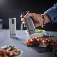 Peugeot - Line Elektrische Peper- en Zoutmolen set carbon aluminium 15 cm Peper- en Zoutmolen set Peugeot