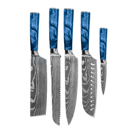 Couteaux Shinrai - Ensemble de 5 couteaux en résine époxy et saphir imprimé Damas - Couteau de chef, couteau à pain, couteau Nakiri, couteau Santoku et couteau d'office Shinrai Knives - Damascus Print Epoxy Sapphire 5-delige Messenset - Koksmes + Broodmes + Nakiri + Santoku + Schilmes Messenset Shinrai Knives