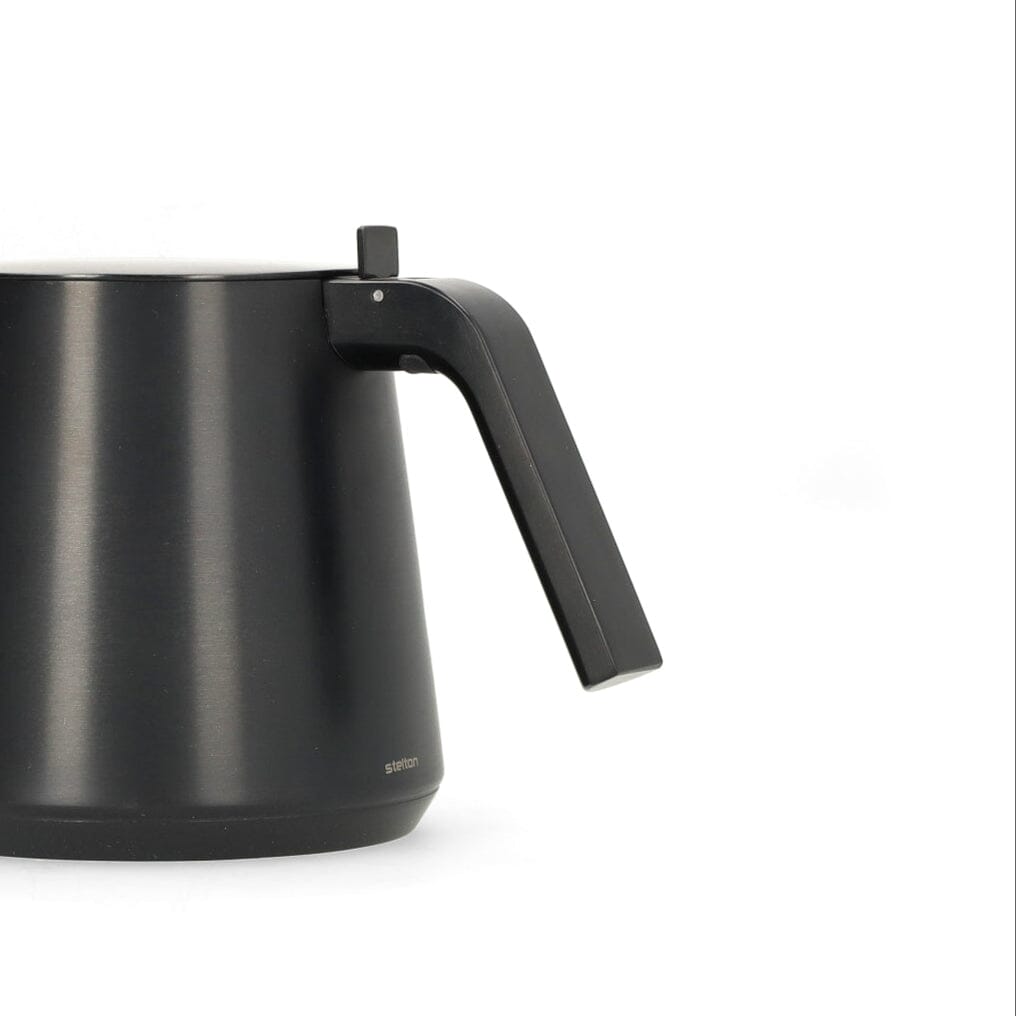 Stelton - Nohr Waterkan met Zwanenhals - Zwart Metallic Waterkan Stelton